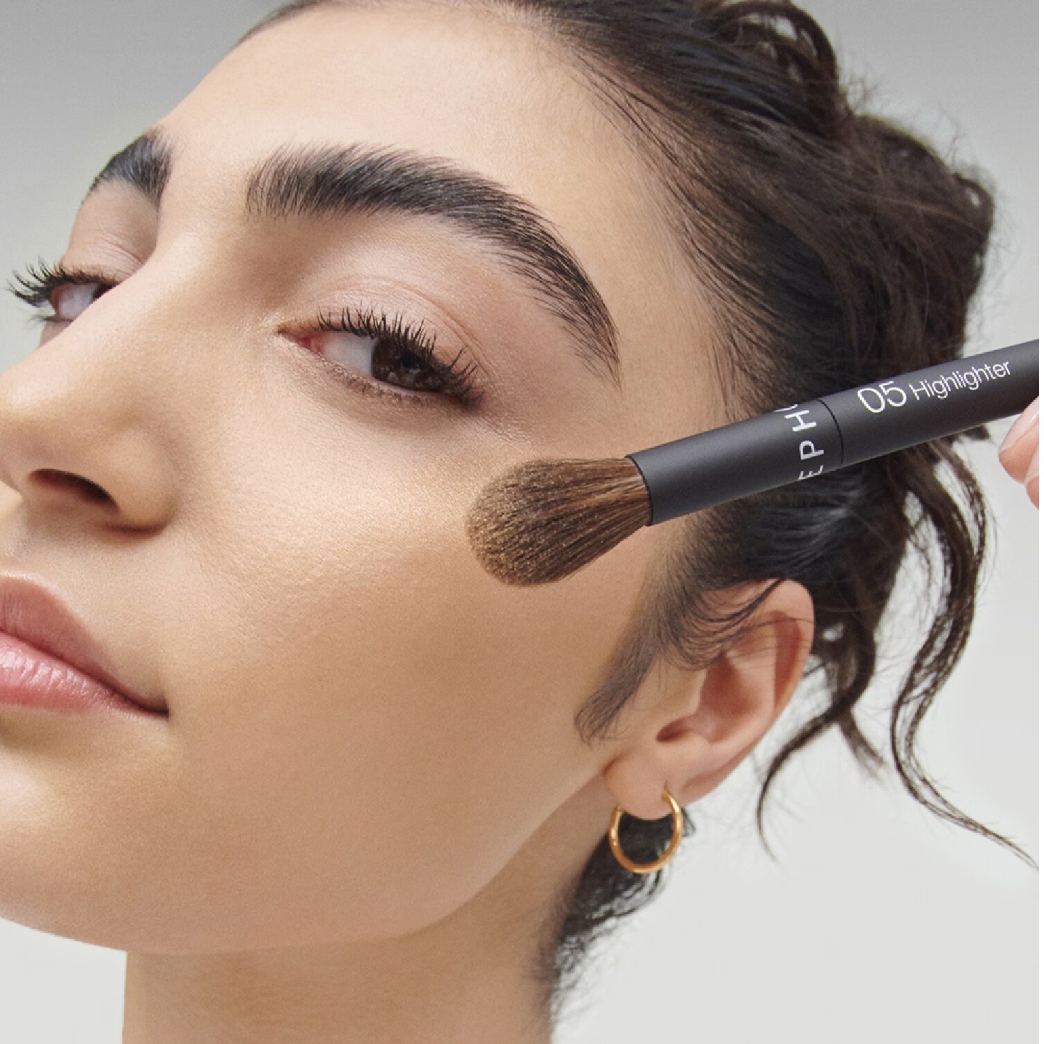 THE HIGHLIGHTER BRUSH-24 05 (BROCHA PARA ILUMINADOR)